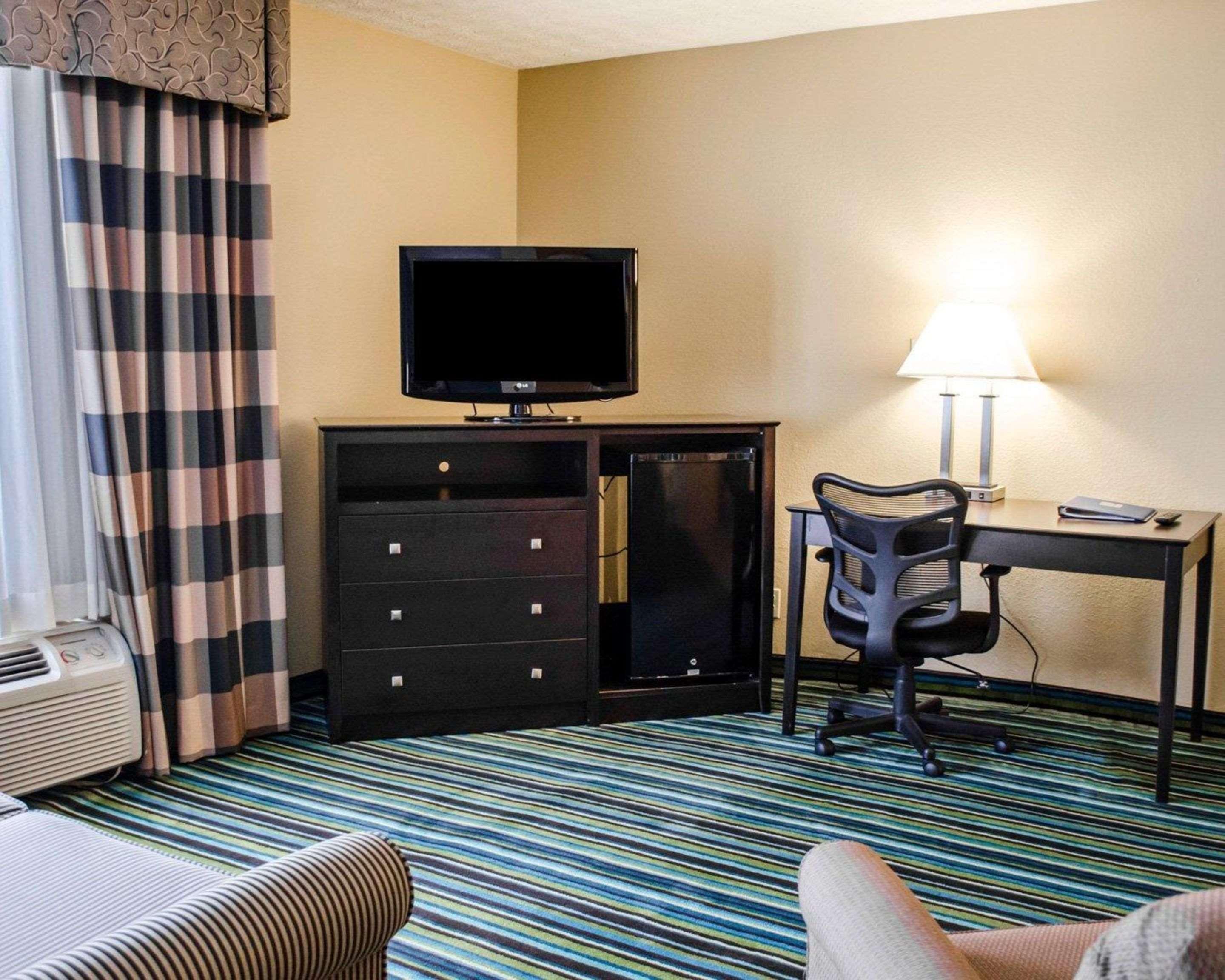 Quality Inn & Suites Medina - Akron West Extérieur photo