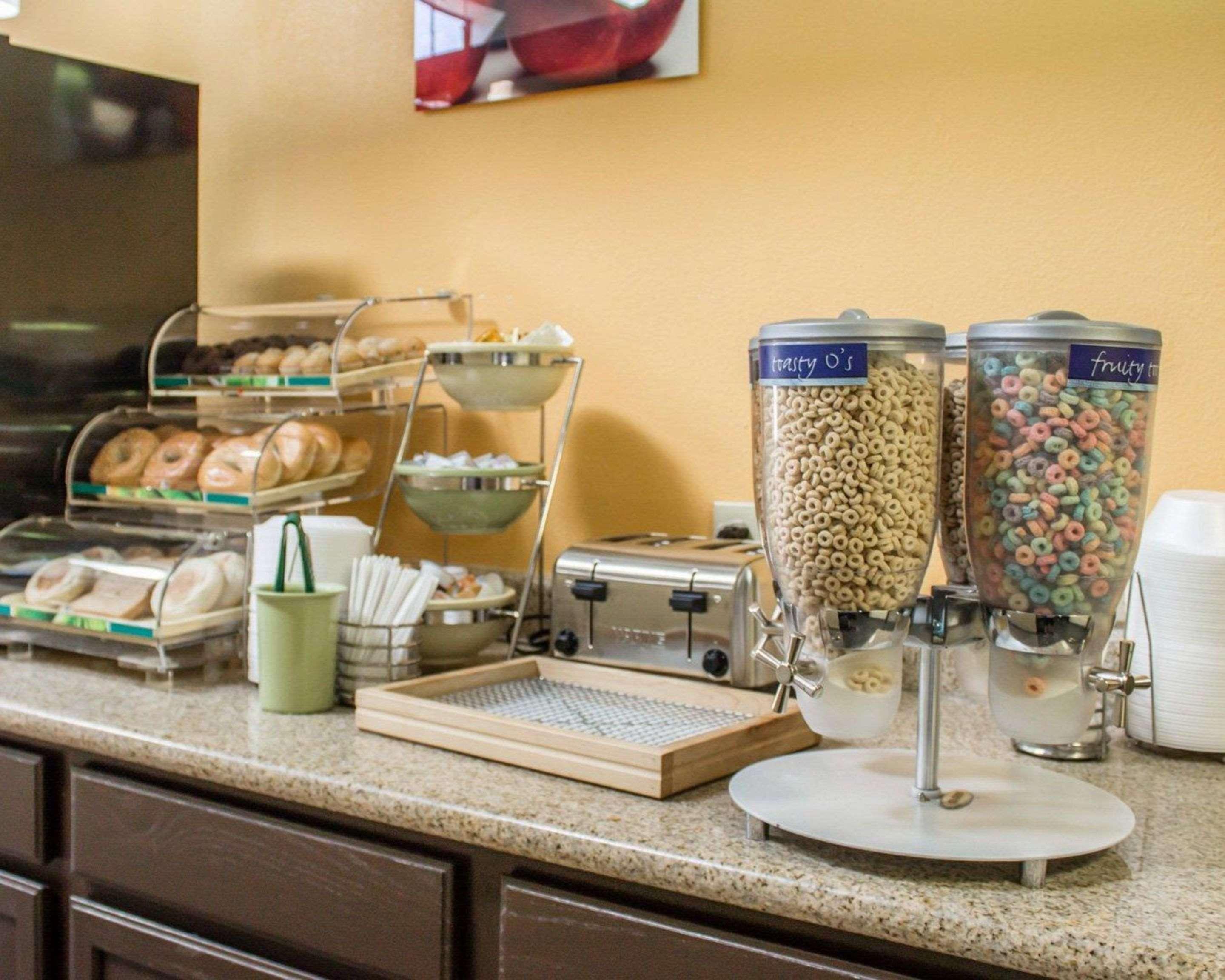 Quality Inn & Suites Medina - Akron West Extérieur photo