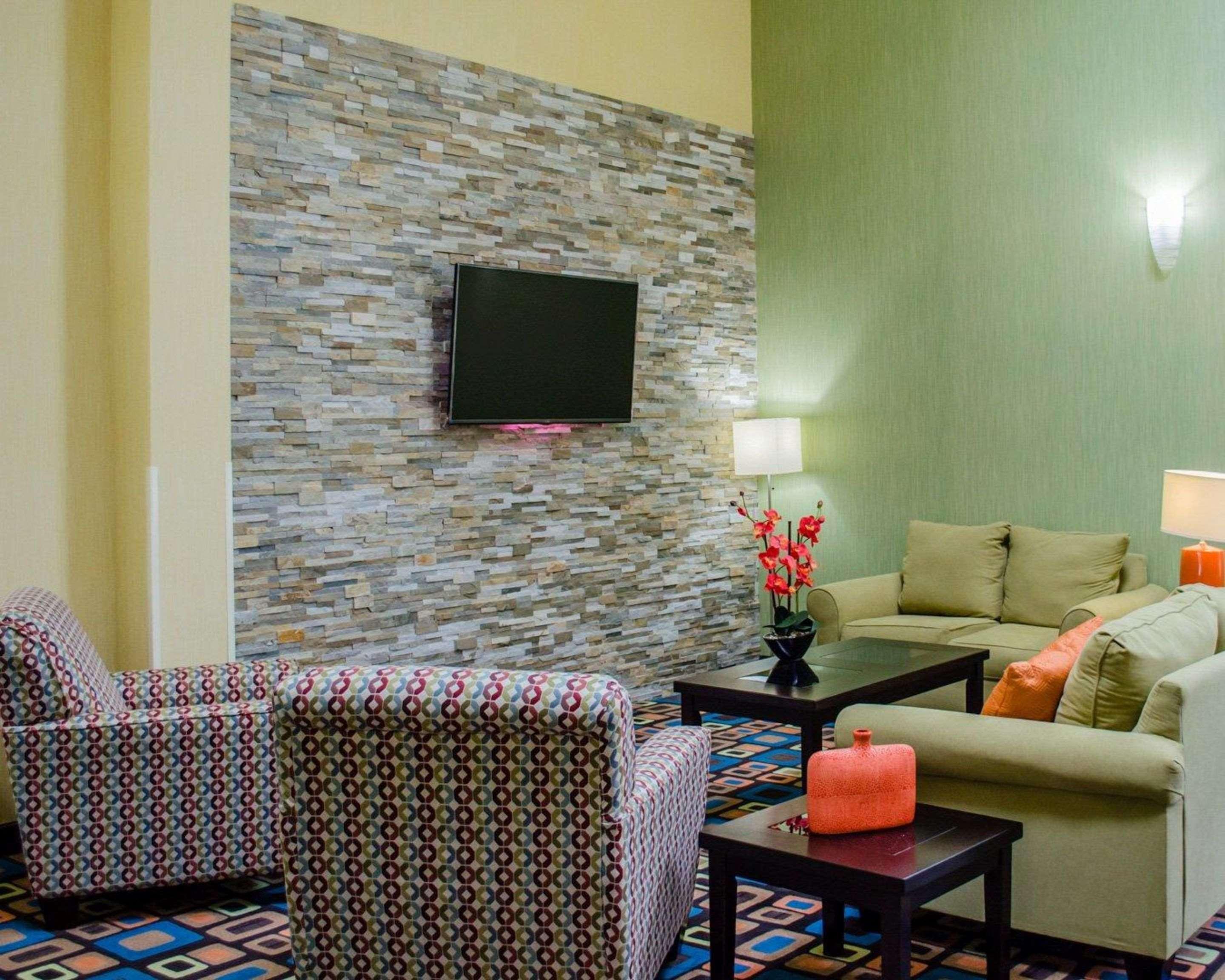 Quality Inn & Suites Medina - Akron West Extérieur photo