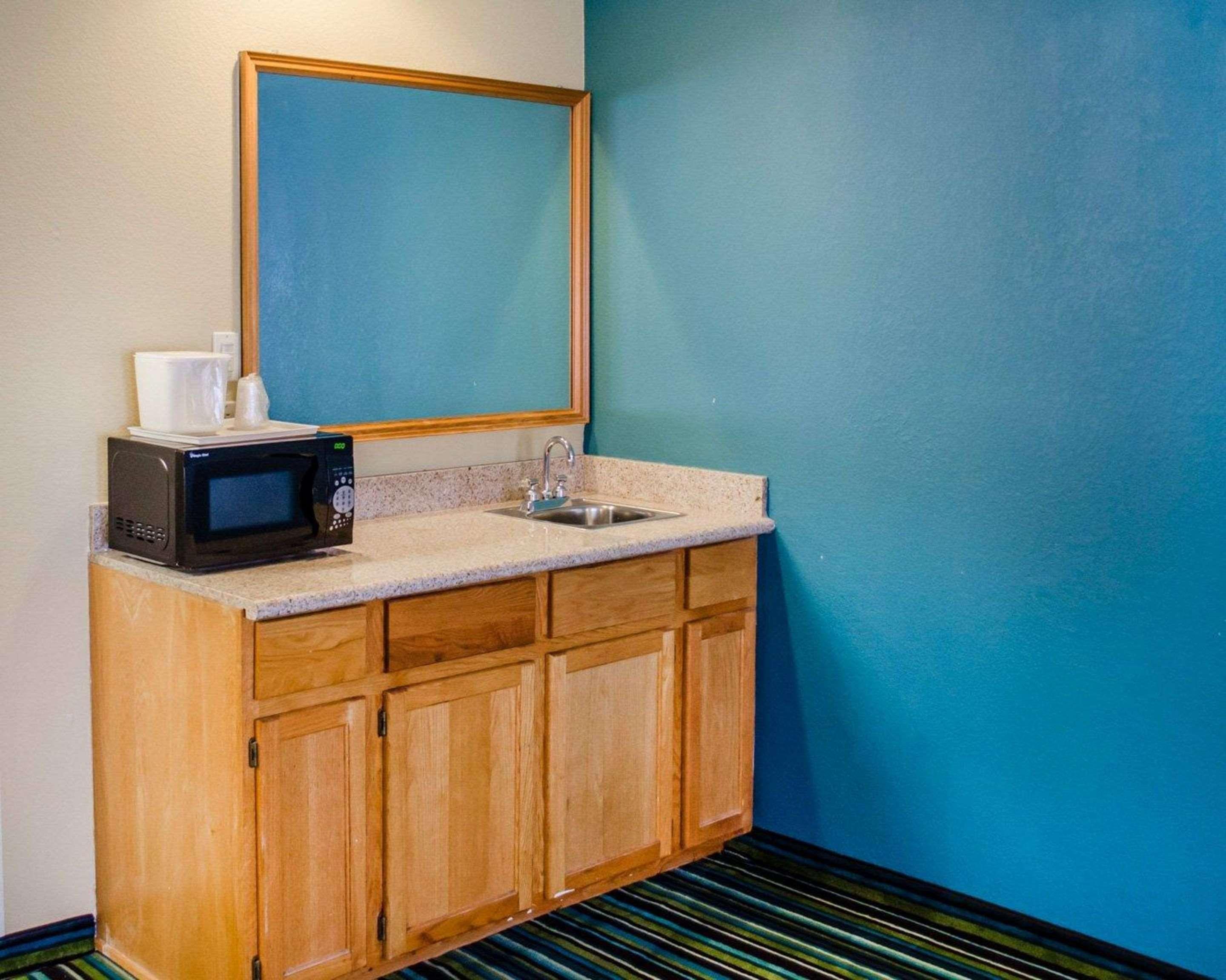 Quality Inn & Suites Medina - Akron West Extérieur photo
