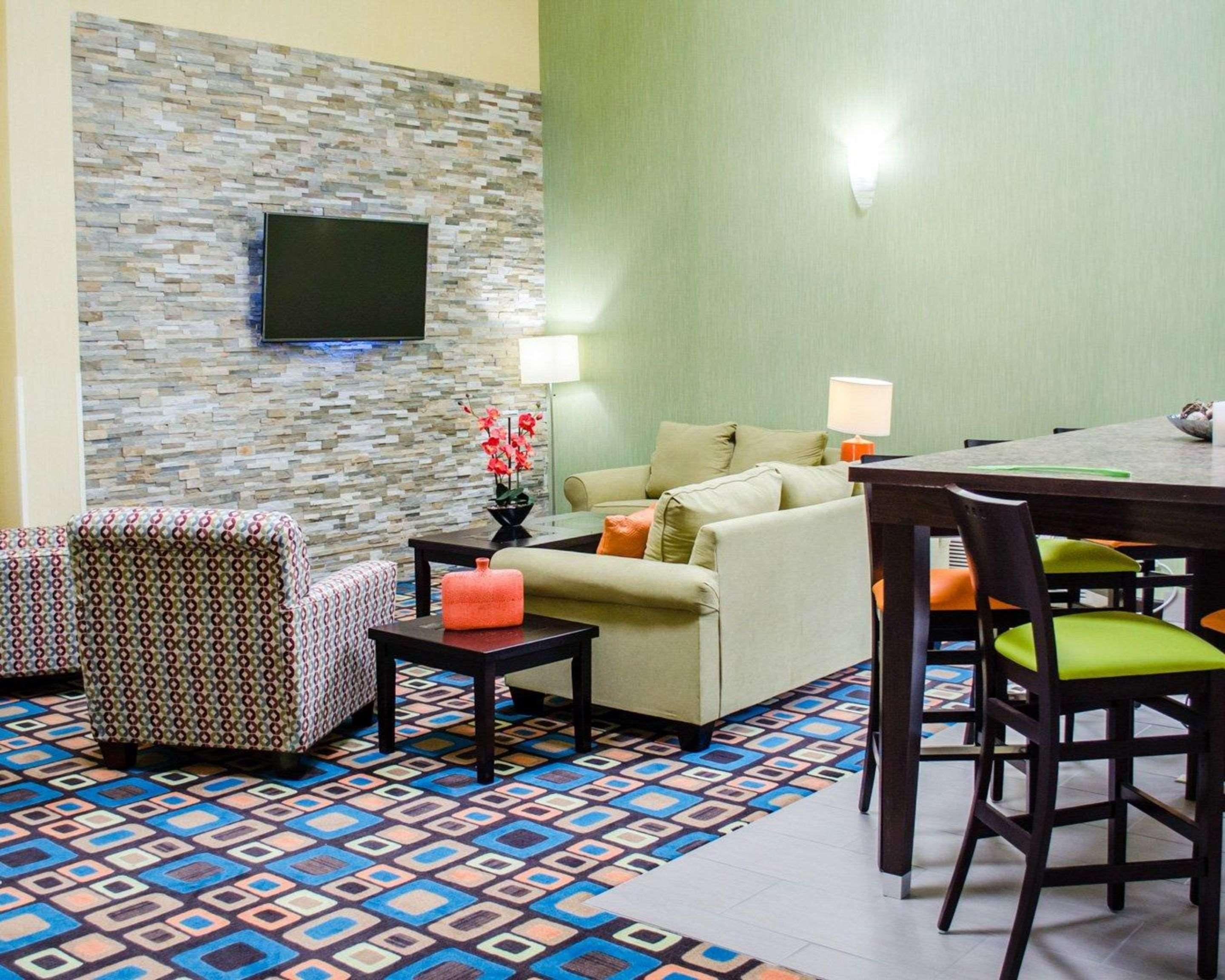 Quality Inn & Suites Medina - Akron West Extérieur photo