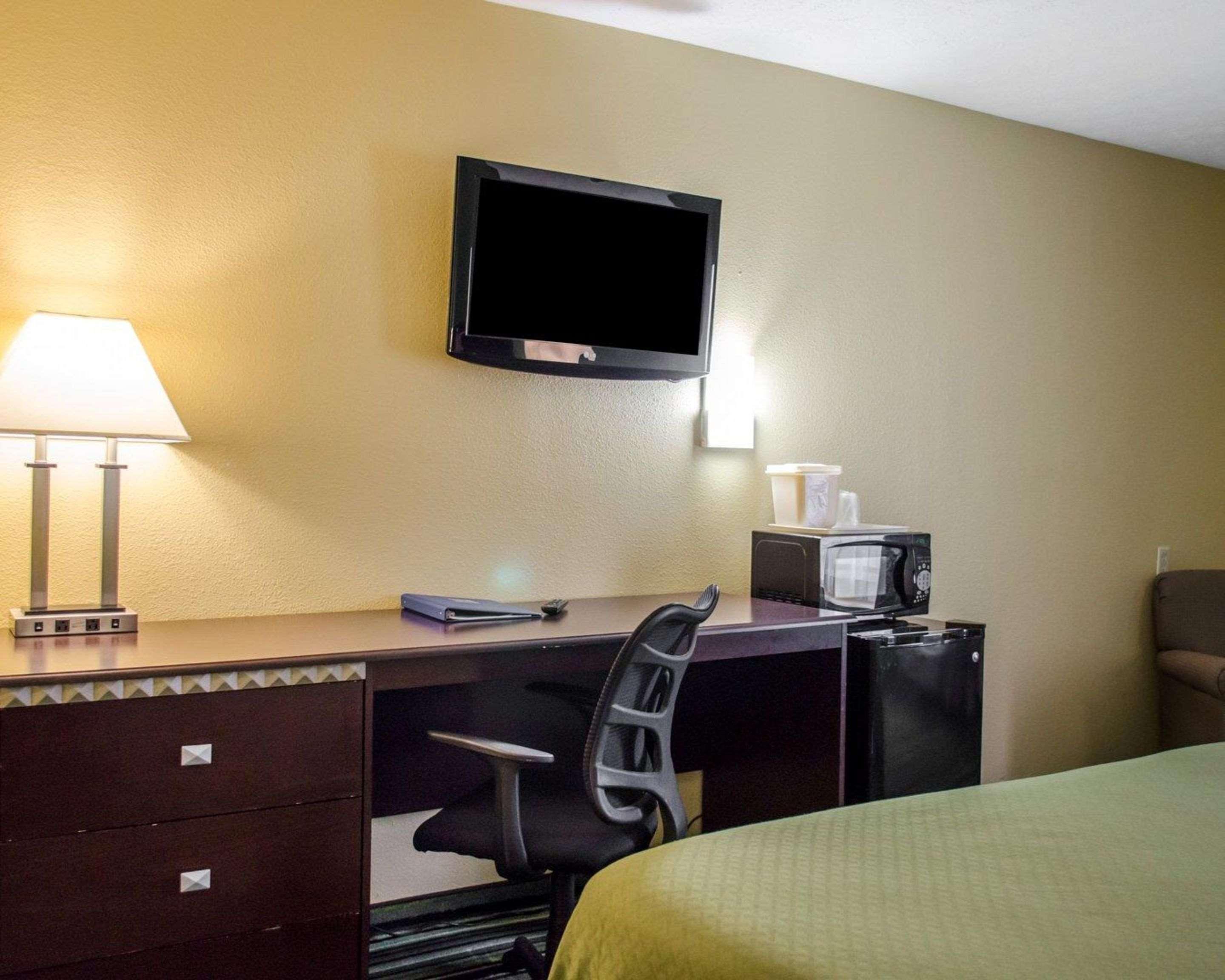Quality Inn & Suites Medina - Akron West Extérieur photo