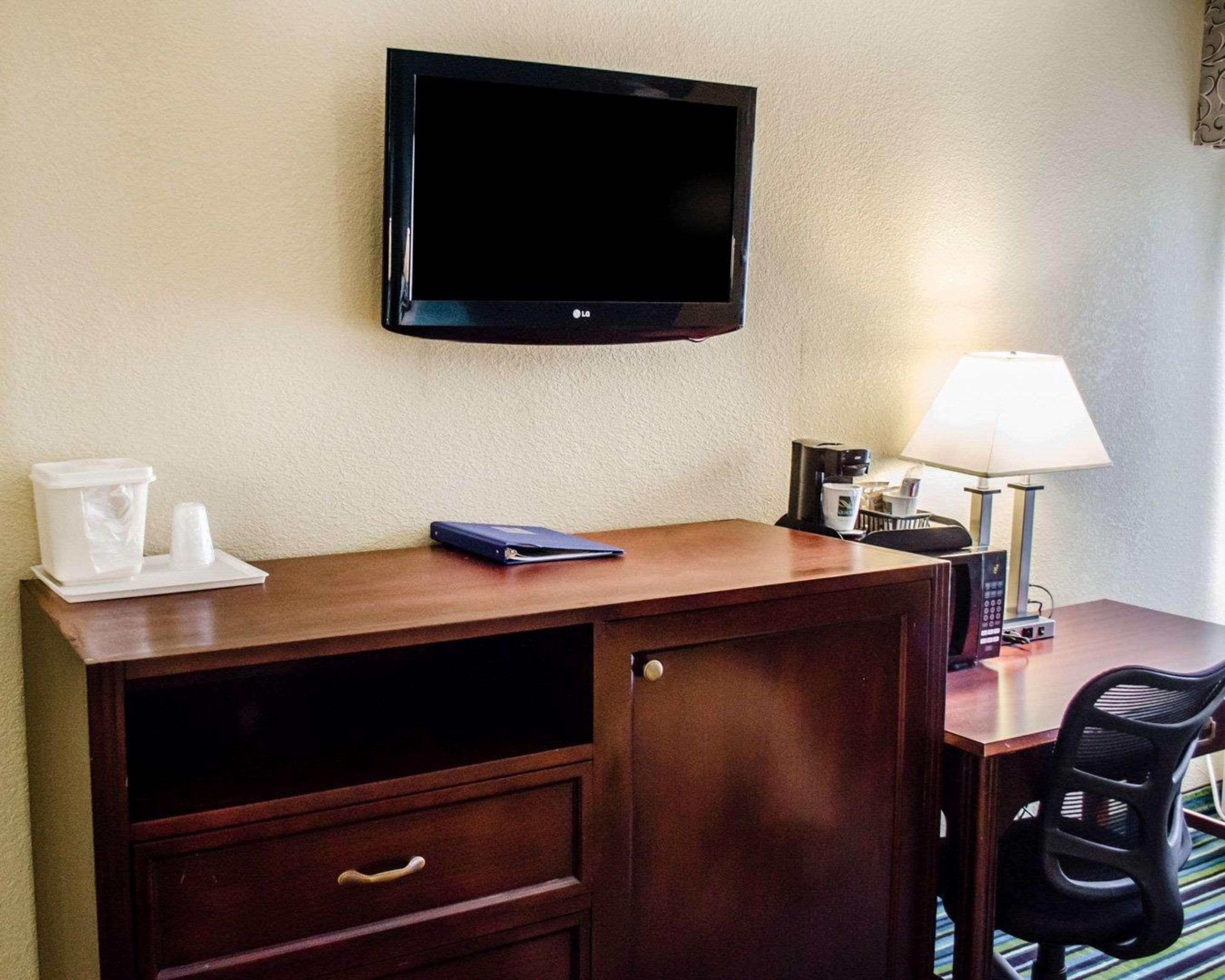 Quality Inn & Suites Medina - Akron West Extérieur photo